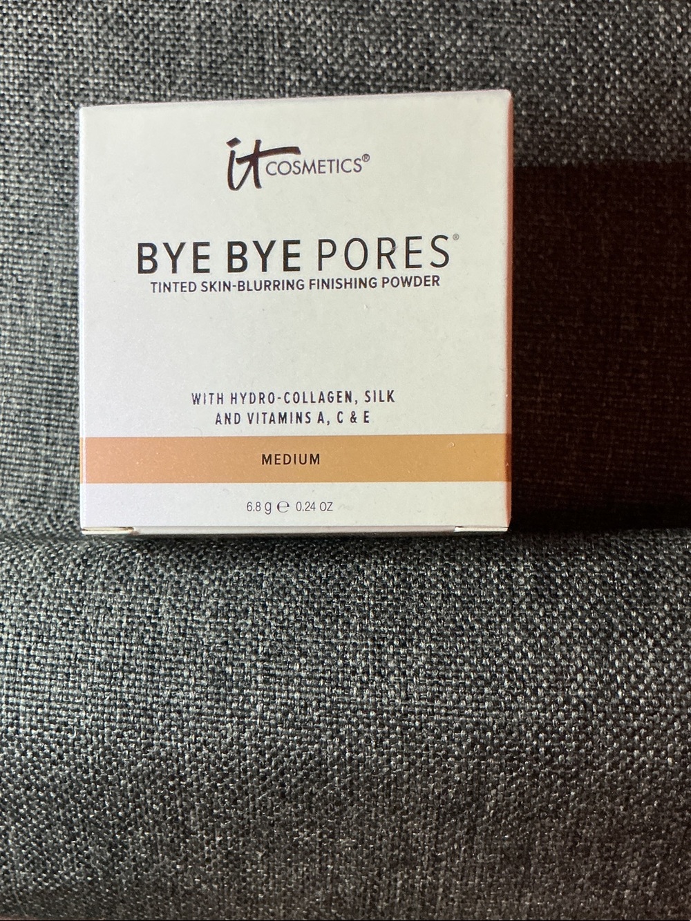 it cosmetics Bye Bye Pores Tinted Finishing Powder - Medium